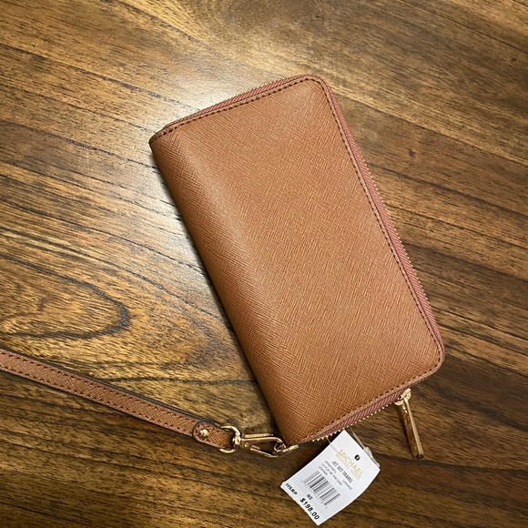 MICHAEL Michael Kors
Jet Set Large Flat Multifunction Phone Case Wallet - Picture 3 of 6